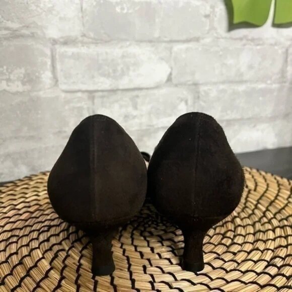 STUART WEITZMAN | dark chocolate brown suede pumps bow kitten heel - size US 4.5 - Picture 5 of 7